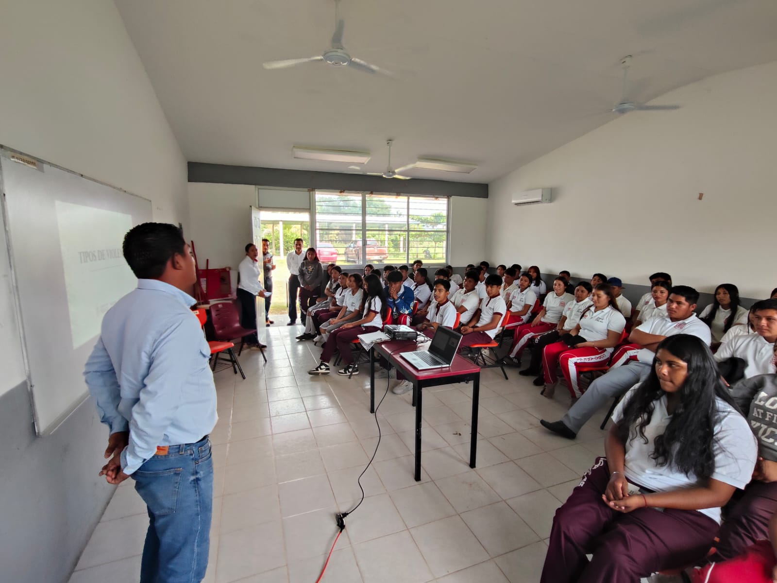 “No es normal, es violencia”: jóvenes de Balancán aprenden a detectar agresiones cotidianas
