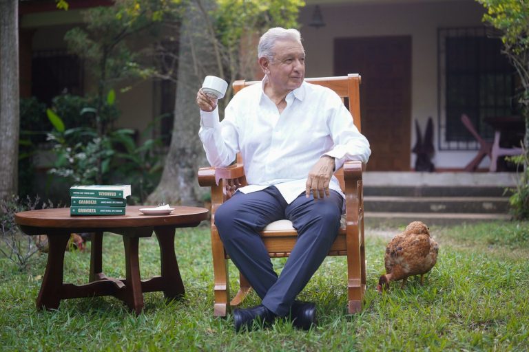 AMLO sorprende al país con “Grandeza”: el libro que promete redefinir la herencia cultural de México