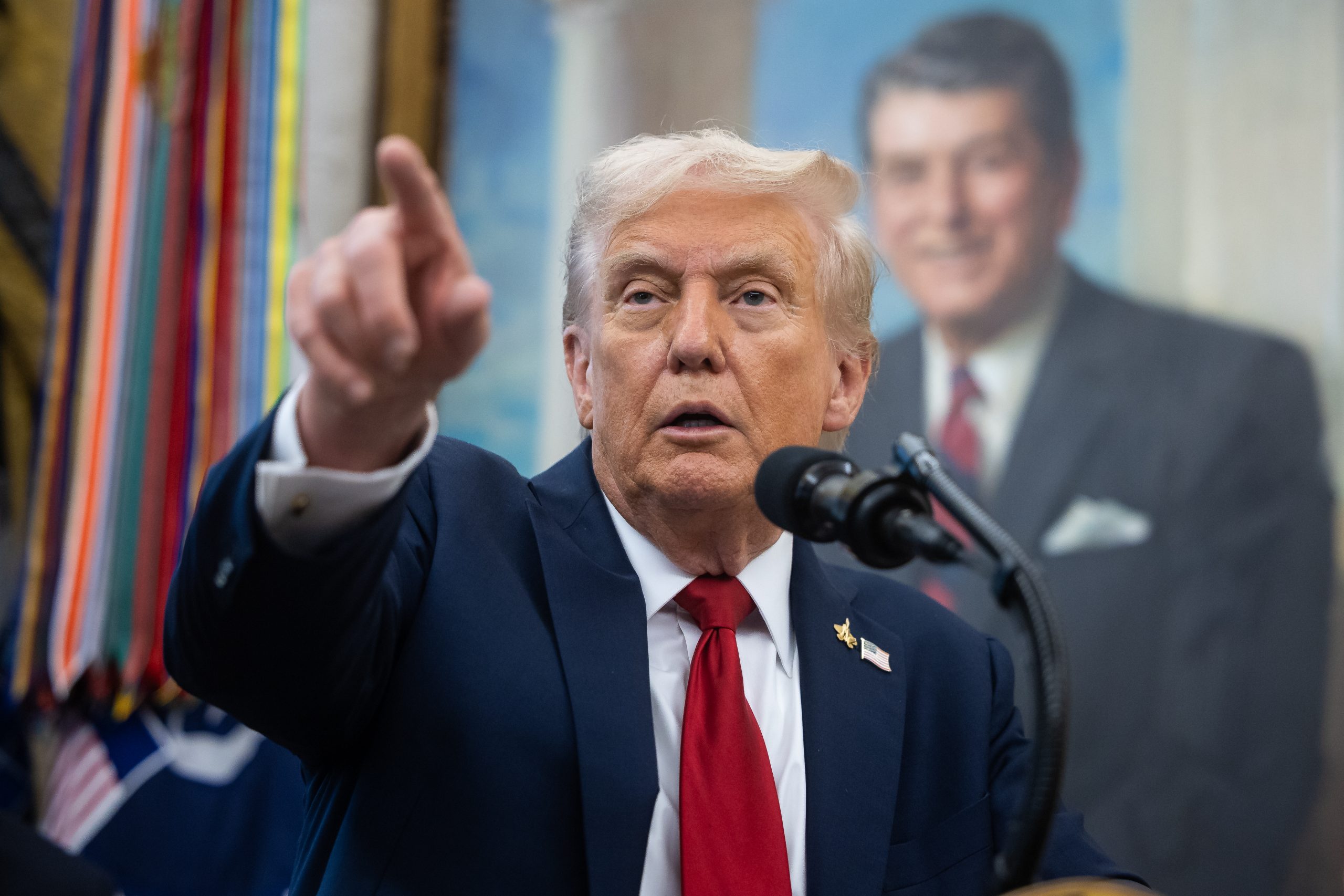 “Serán los más poderosos”: Trump presume nuevos buques de guerra que llevarán su nombre