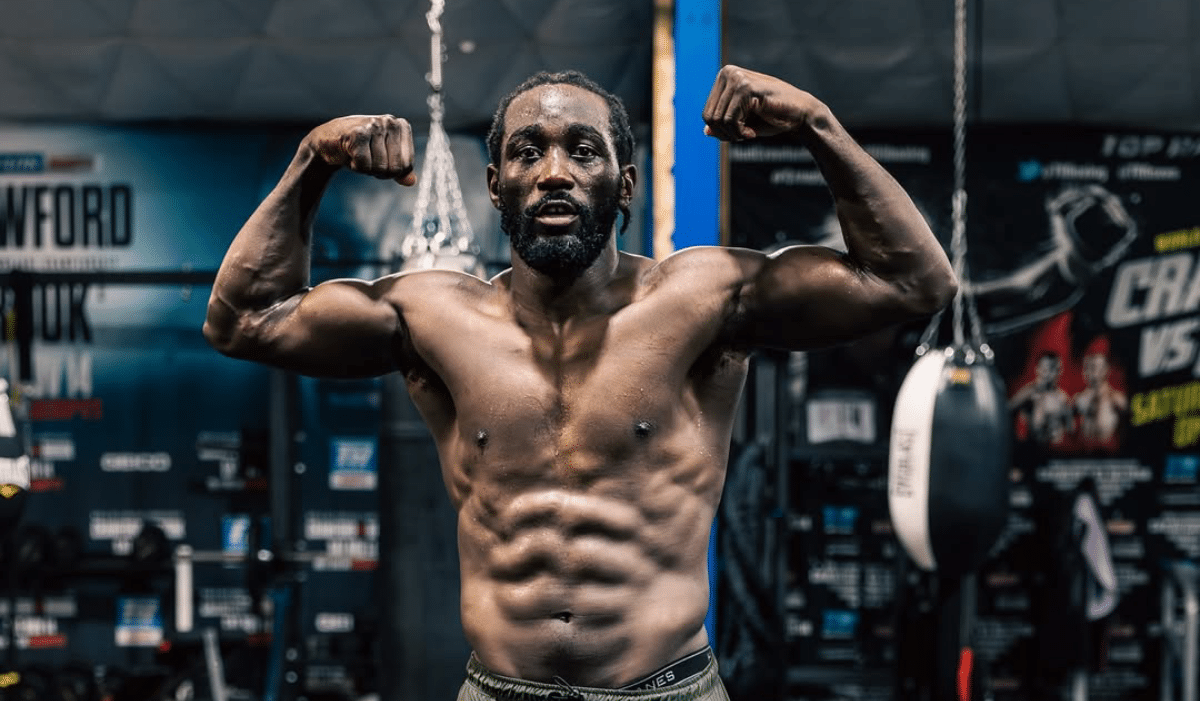 Terence Crawford sorprende al mundo del boxeo con su retiro inesperado: ¿qué pasará con los cinturones que le arrebató a Canelo?