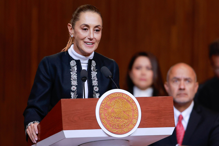“México no se arrodilla ni se vende”: Sheinbaum lanza mensaje de soberanía en aniversario de la Constitución